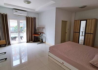 South Pattaya 3 Storey House for Rent
