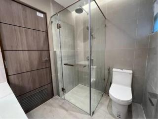3 Bedrooms 3 Bathrooms Size 220sqm. Sukhumvit 101/1 for Rent 35,000 THB for Sale 6.7 MB