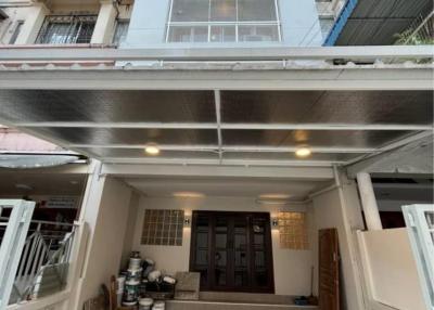 3 Bedrooms 3 Bathrooms Size 220sqm. Sukhumvit 101/1 for Rent 35,000 THB for Sale 6.7 MB