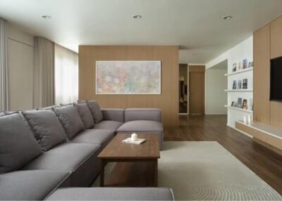 4 Bedrooms 6 Bathrooms Size 236sqm. United Tower for Rent 150,000 THB