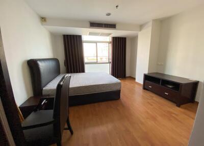 2 Bedrooms 2 Bathrooms Size 140sqm. Capital Tower for Rent 50,000 THB