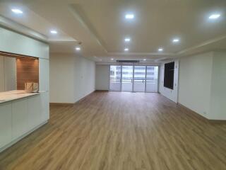 3 Bedrooms 3 Bathrooms Size 330sqm. Wattana Heights for Rent 130,000 THB