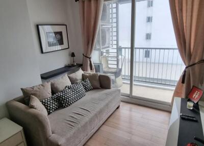 1 Bedroom 1 Bathroom Size 40sqm 15 Sukhumvit Residences for Rent 23,000THB for Sale 5.5mTHB