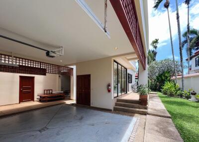 Enjoy serene living in this 3-bedroom pool villa in Laguna Phuket.