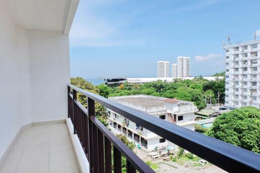 2 bedroom Condo in The Club House Residence Pratumnak