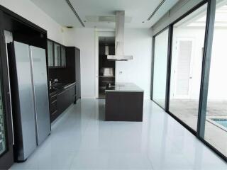 3 Bedrooms 4 Bathrooms Size 365sqm. Le Raffine 39 for Rent 180,000 THB for Sale 68mTHB