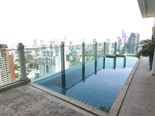 3 Bedrooms 4 Bathrooms Size 365sqm. Le Raffine 39 for Rent 180,000 THB for Sale 68mTHB