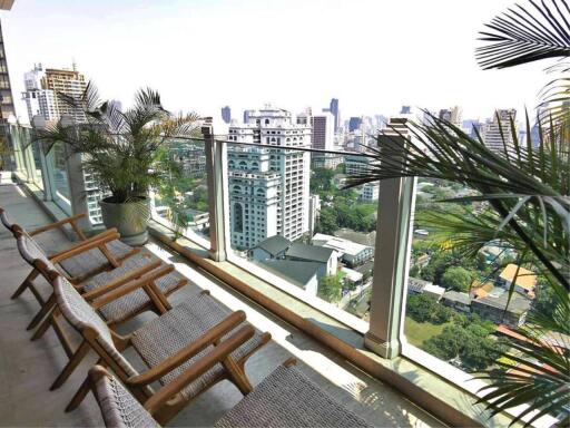 3 Bedrooms 4 Bathrooms Size 365sqm. Le Raffine 39 for Rent 180,000 THB for Sale 68mTHB