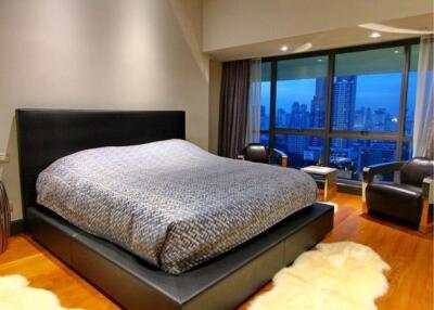 3 Bedrooms 4 Bathrooms Size 392sqm. Le Raffine Jambu Dvipa Sukhumvit 39 for Sale 90,000,000 THB