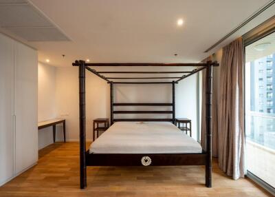 2 Bedrooms 2 Bathrooms 173.56 sq.m Rental 95000THB/month. The Legend Sala Daeng