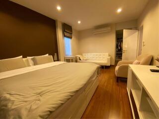 160 ตรม., 3 ห้องนอน, 2 ห้องน้ำ บ้าน ราคา ฿ 9,900,000