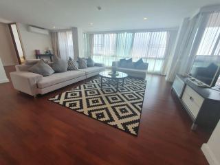 4 Bedrooms 4 Bathrooms Size 270sqm. Sathon Gallery Residences for Rent 100,000 THB