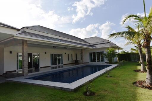 Luxury Pool Villa in Hua Hin near Palm Hills Golf Club