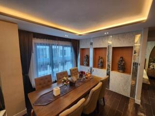 Luxurious two bedroom Condo in East Pattaya