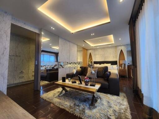 Luxurious two bedroom Condo in East Pattaya