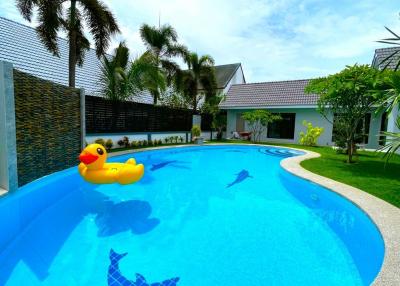 Beautiful house with swimming pool for sale