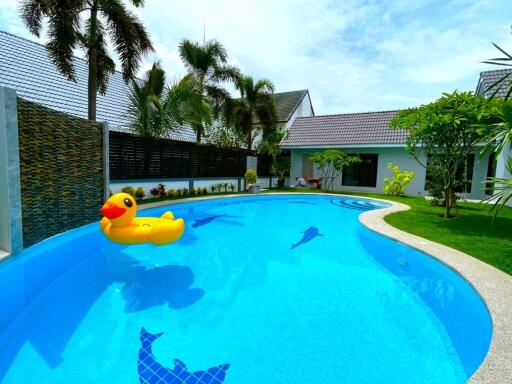 Beautiful house with swimming pool for sale