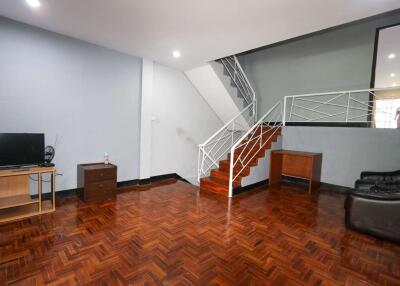 3 Bed Townhouse to Rent Suthep Road Area