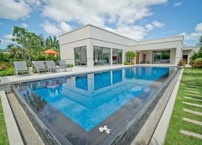 Gorgeous Pool Villa with 4 bedrooms