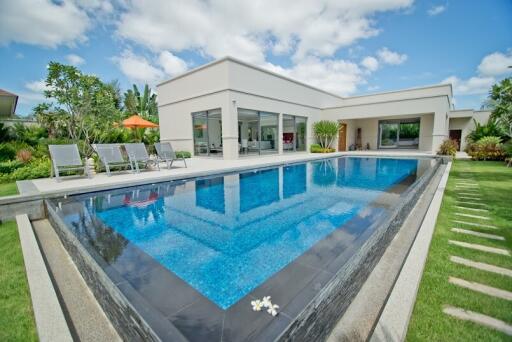 Gorgeous Pool Villa with 4 bedrooms