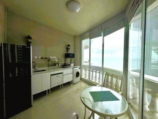 Sea View Condo with 1 bedroom at the beach