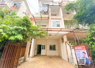 4 Story Townhouse for Sale in City Park Pattanakarn 38