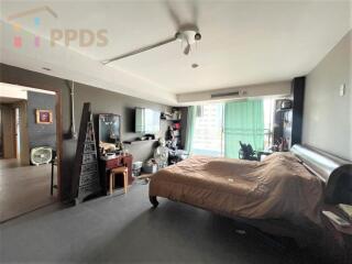 Urgent Sale! 3 Bedrooms at Supalai Park Phaholyothin 21