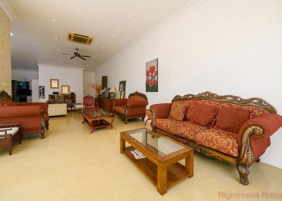 6 Bed House For Rent In Pratumnak - Not In A Village