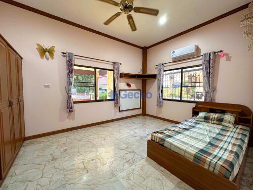 3 Bedrooms House in Pattaya Hill Village 1 East Pattaya H006157