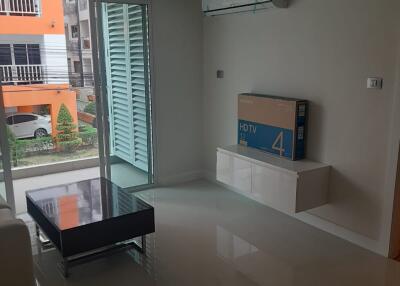 1 Bedrooms @ Sunset Boulevard Residence 2