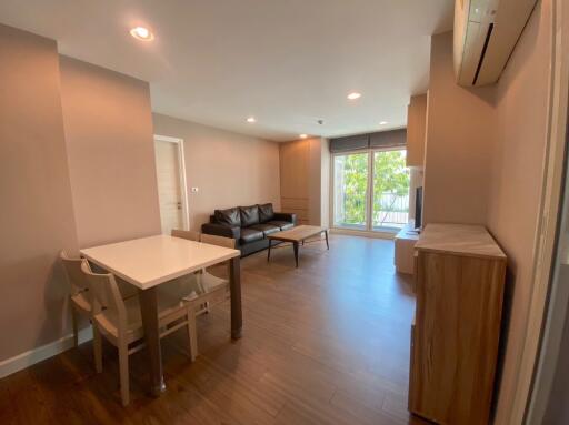 For RENT : The Crest Sukhumvit 49 / 2 Bedroom / 1 Bathrooms / 55 sqm / 40000 THB [R12135]