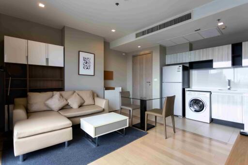 For RENT : HQ by Sansiri / 1 Bedroom / 1 Bathrooms / 48 sqm / 40000 THB [R12140]