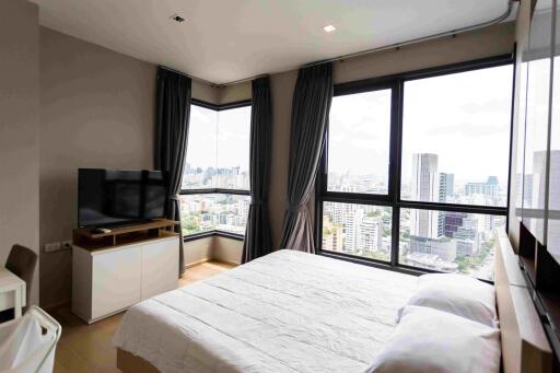 For RENT : HQ by Sansiri / 1 Bedroom / 1 Bathrooms / 48 sqm / 40000 THB [R12140]