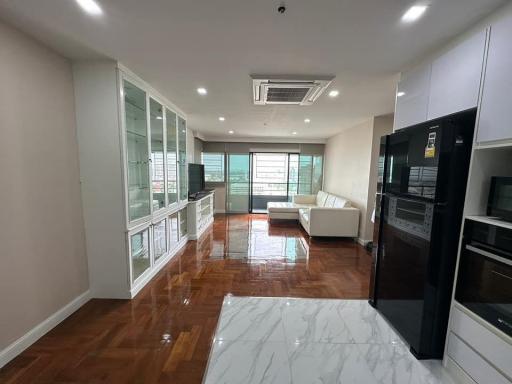 For RENT : Sathorn Gardens / 2 Bedroom / 2 Bathrooms / 94 sqm / 42000 THB [R12159]