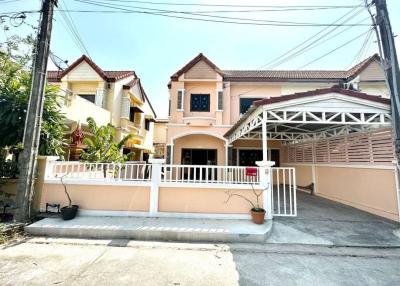 House for sale in Sriracha, Saenpreeda Village 7, cheap price.