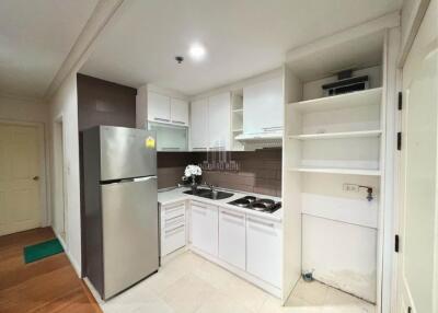 For Rent 2 Bed 1 Bath Condo Grand Asok Parkview close to BTS Asoke