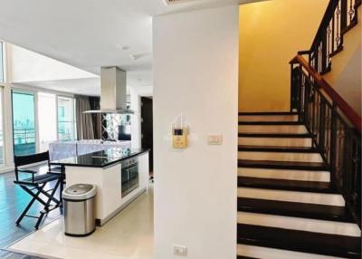 For Rent 3 Bedroom 3 Story 265 SQM Penthouse Watermark Chaophraya River