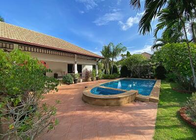 3 Bed 2 Bath Pool Villa For Sale with Tropical Garden in Hinlekfai