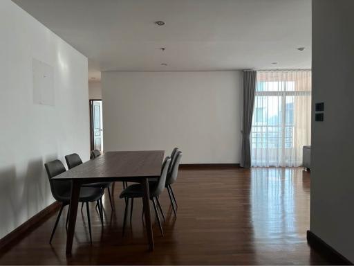 For RENT : Grand Langsuan / 3 Bedroom / 2 Bathrooms / 150 sqm / 80000 THB [11038704]