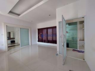 3 Bedrooms House in Piam Mongkhon Village Huay Yai H010340