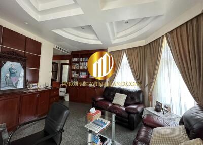 Hager house Pratamnak for sale