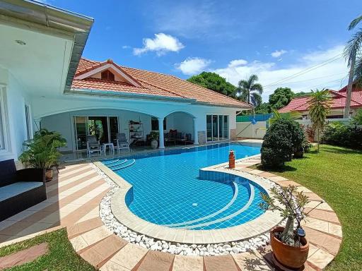 Bang Saray Pool Villa