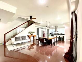 For RENT : Le Raffine Jambunuda Sukhumvit 31 / 3 Bedroom / 4 Bathrooms / 350 sqm / 160000 THB [11057529]