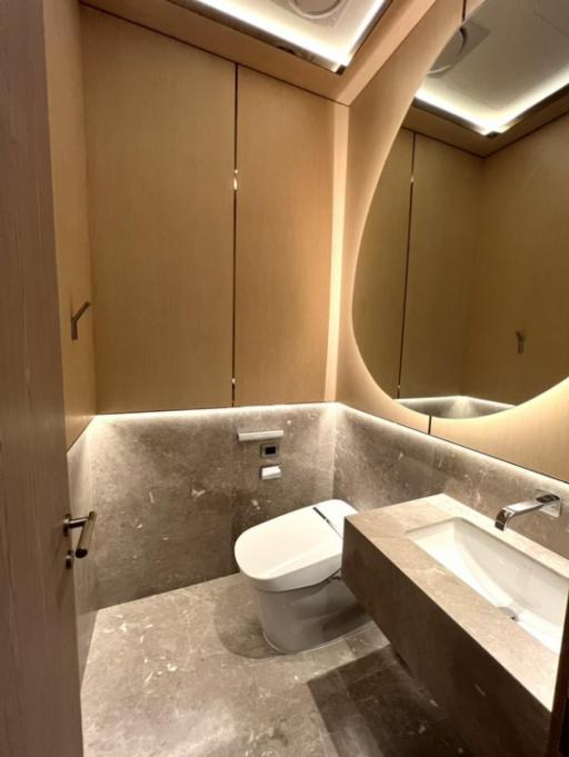 For RENT : SCOPE Langsuan / 1 Bedroom / 2 Bathrooms / 84 sqm / 160000 THB [11044056]