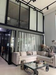 For SALE : The Emporio Place / 3 Bedroom / 2 Bathrooms / 165 sqm / 35000000 THB [S12107]