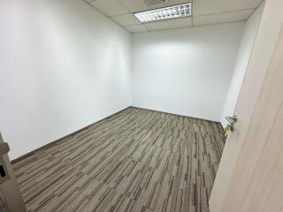 For Rent Bangkok Office Petchaburi BTS Phrom Phong Huai Khwang