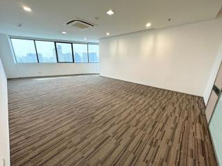 For Rent Bangkok Office Petchaburi BTS Phrom Phong Huai Khwang