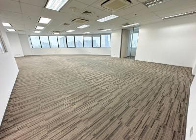 For Rent Bangkok Office Petchaburi BTS Phrom Phong Huai Khwang