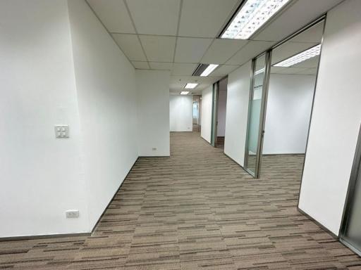 For Rent Bangkok Office Petchaburi BTS Phrom Phong Huai Khwang