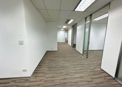 For Rent Bangkok Office Petchaburi BTS Phrom Phong Huai Khwang